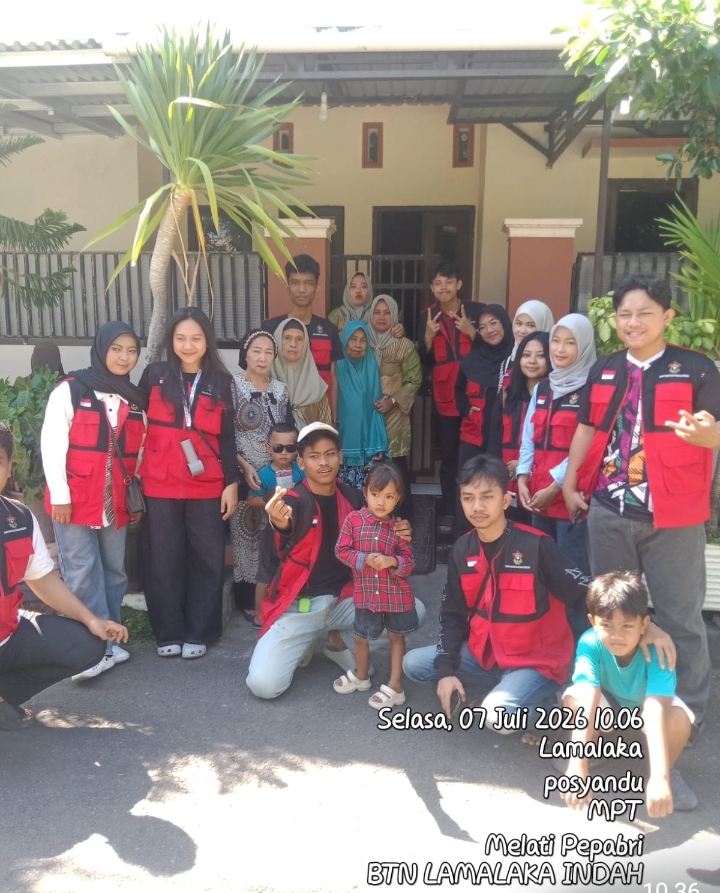 Semangat Kolaborasi di Posyandu Melati! Kehadiran TP PKK, Tenaga Kesehatan, dan Mahasiswa KKN UNHAS Warnai Pelayanan Kesehatan Balita di BTN Lamalaka